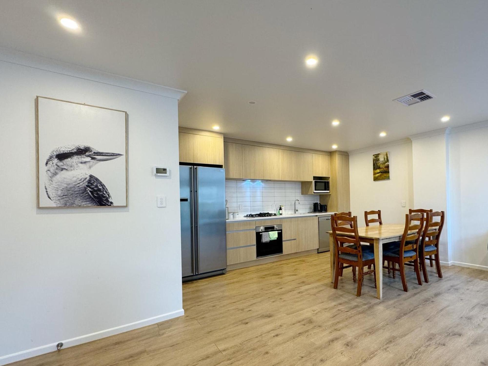 No Party Allowed, Entire Brand New 3 Bedroom Townhouse, Free Unlimited Fibre Wifi And Free Parking Wellington Exterior foto