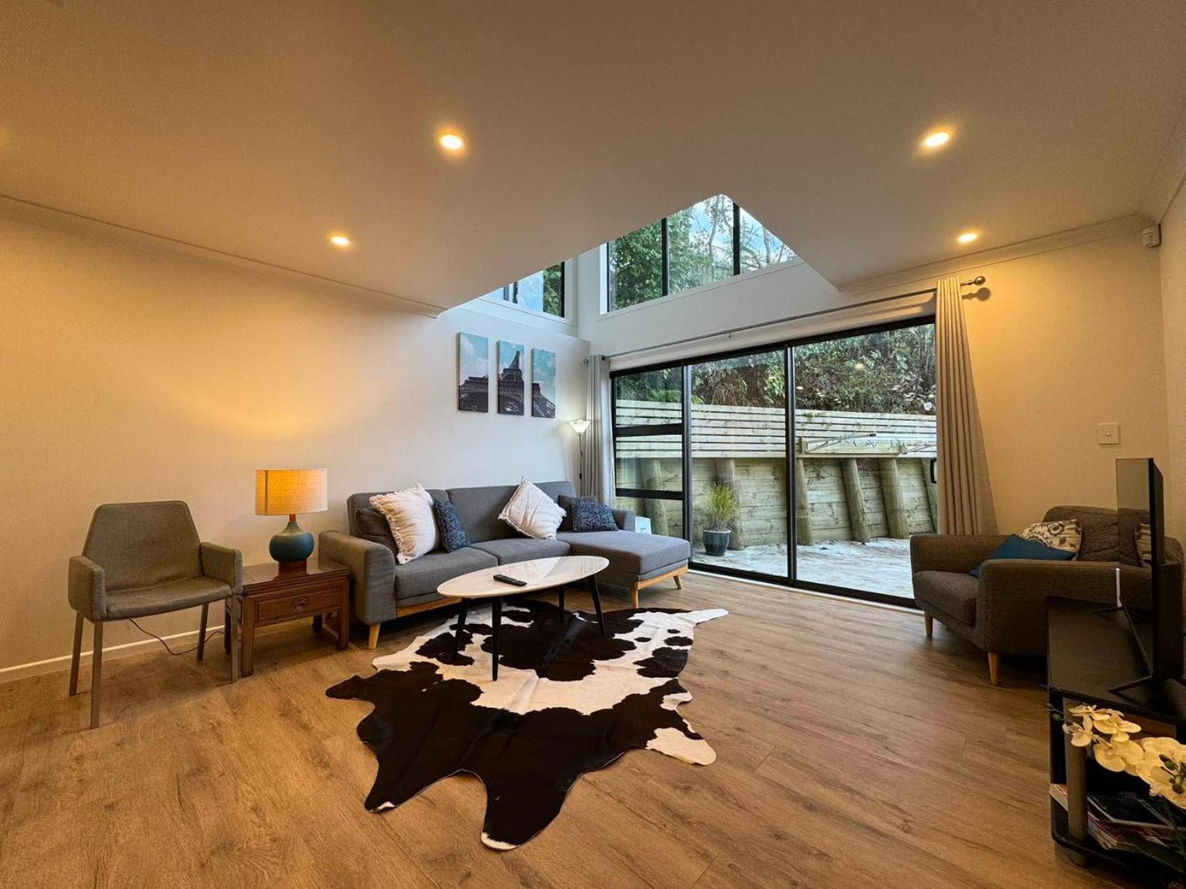 No Party Allowed, Entire Brand New 3 Bedroom Townhouse, Free Unlimited Fibre Wifi And Free Parking Wellington Exterior foto